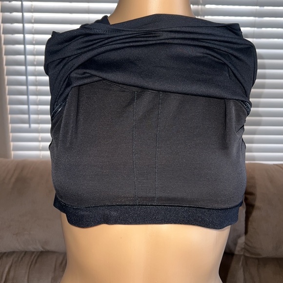Like New Black Athleta Conscious Crop Top - Picture 5 of 6
